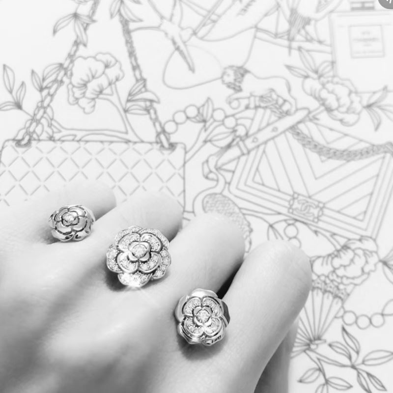 Ch**el rings